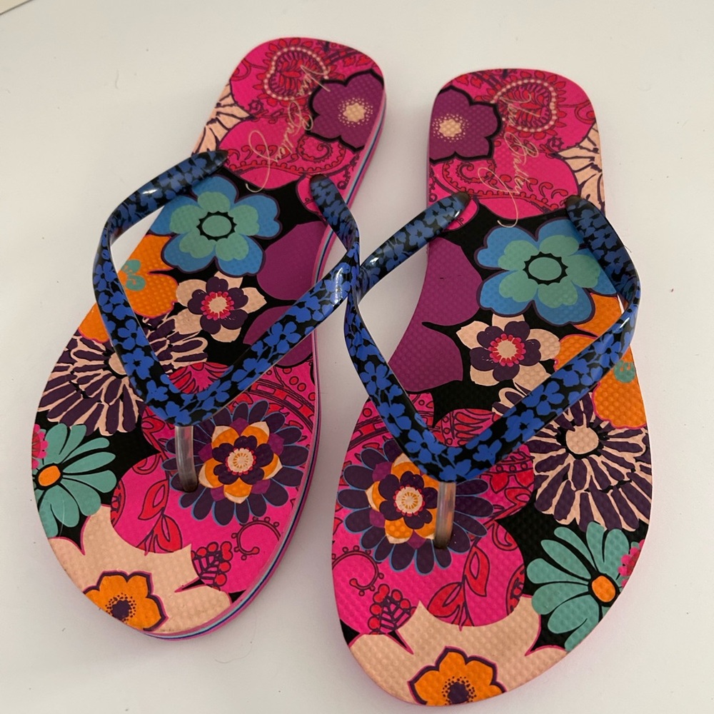 Vera Bradley Coastal Paradise Flip-Flops size M (7-8). Decent used shape.